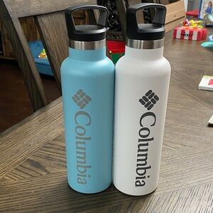 Columbia Sky Blue and White Insulated Bottles